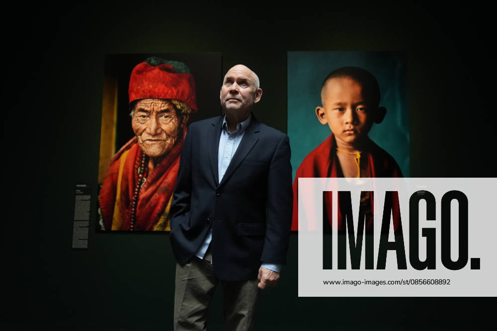 Presentation of the exhibition Icons with photographer Steve McCurry Photographer Steve McCurry during the presentation of the exhibition Icons by photographer Steve McCurry, on May 14, 2026, in Barcelona, Catalunya Spain The retrospective brings together more than 150 large format images, including the famous portrait of the Afghan girl It will be open until September 6, Monday to Sunday, with general admission at 16 euros 14 MAY 2026 PHOTOGRAPHIC EXHIBITION Barcelona, Catalunya Barcelona, Catalunya Spain