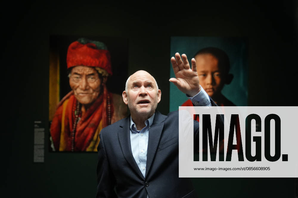 Presentation of the exhibition Icons with photographer Steve McCurry Photographer Steve McCurry during the presentation of the exhibition Icons by photographer Steve McCurry, on May 14, 2026, in Barcelona, Catalunya Spain The retrospective brings together more than 150 large format images, including the famous portrait of the Afghan girl It will be open until September 6, Monday to Sunday, with general admission at 16 euros 14 MAY 2026 PHOTOGRAPHIC EXHIBITION Barcelona, Catalunya Barcelona, Catalunya Spain