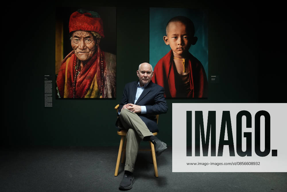 Presentation of the exhibition Icons with photographer Steve McCurry Photographer Steve McCurry during the presentation of the exhibition Icons by photographer Steve McCurry, on May 14, 2026, in Barcelona, Catalunya Spain The retrospective brings together more than 150 large format images, including the famous portrait of the Afghan girl It will be open until September 6, Monday to Sunday, with general admission at 16 euros 14 MAY 2026 PHOTOGRAPHIC EXHIBITION Barcelona, Catalunya Barcelona, Catalunya Spain