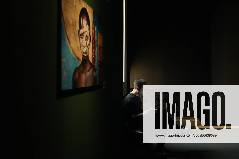 Presentation of the exhibition Icons with photographer Steve McCurry Presentation of the exhibition Icons by photographer Steve McCurry, on May 14, 2026, in Barcelona, Catalunya Spain The retrospective brings together more than 150 large format images, including the famous portrait of the Afghan girl It will be open until September 6, Monday to Sunday, with general admission at 16 euros 14 MAY 2026 PHOTOGRAPHIC EXHIBITION Barcelona, Catalunya Barcelona, Catalunya Spain