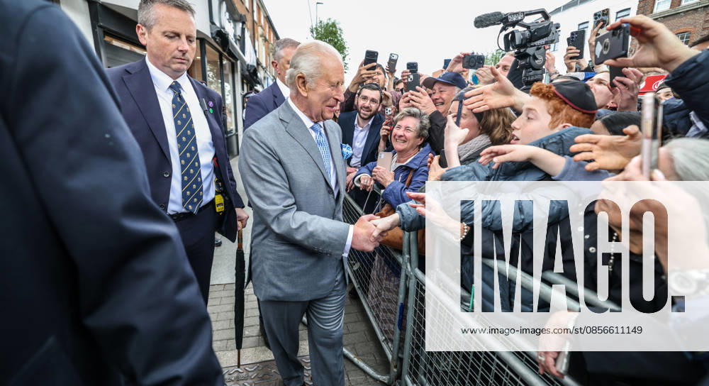 King Charles in Golders Green King Charles greets local residents in Golders Green in North London following the attack on Jewish residents., Credit:Richard Pohle PA ROTA - B68 Avalon