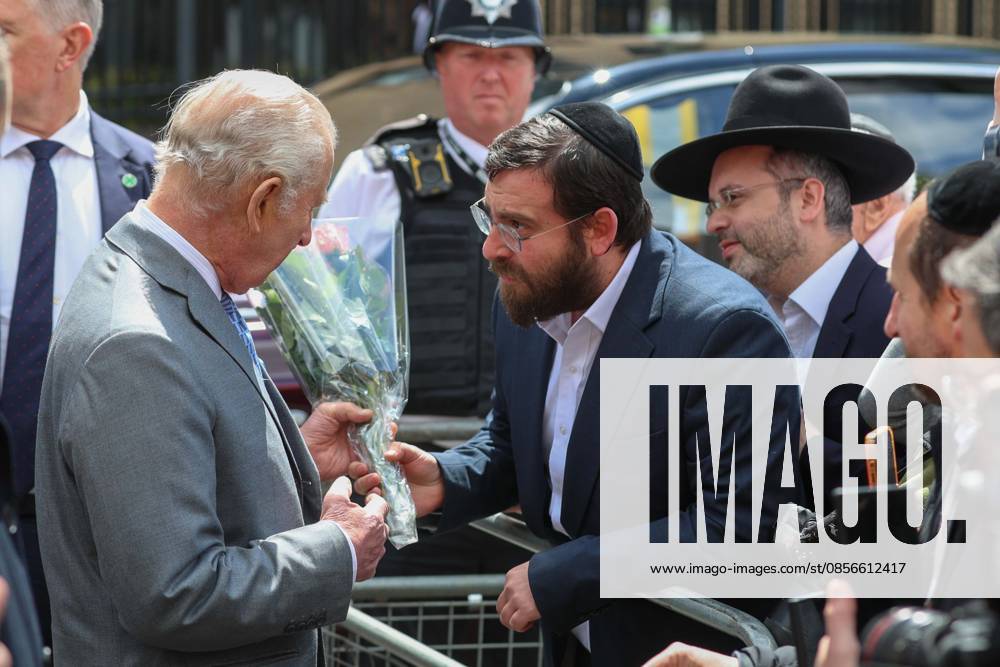 UK King CHARLES III greets members of the local community outside Jewish Care during a visit to Golders Green in north-west London. The King met representatives of the Jewish community following recent antisemitic attacks in the area. London United Kingdom - ZUMAa279 20260514_zsp_a279_011
