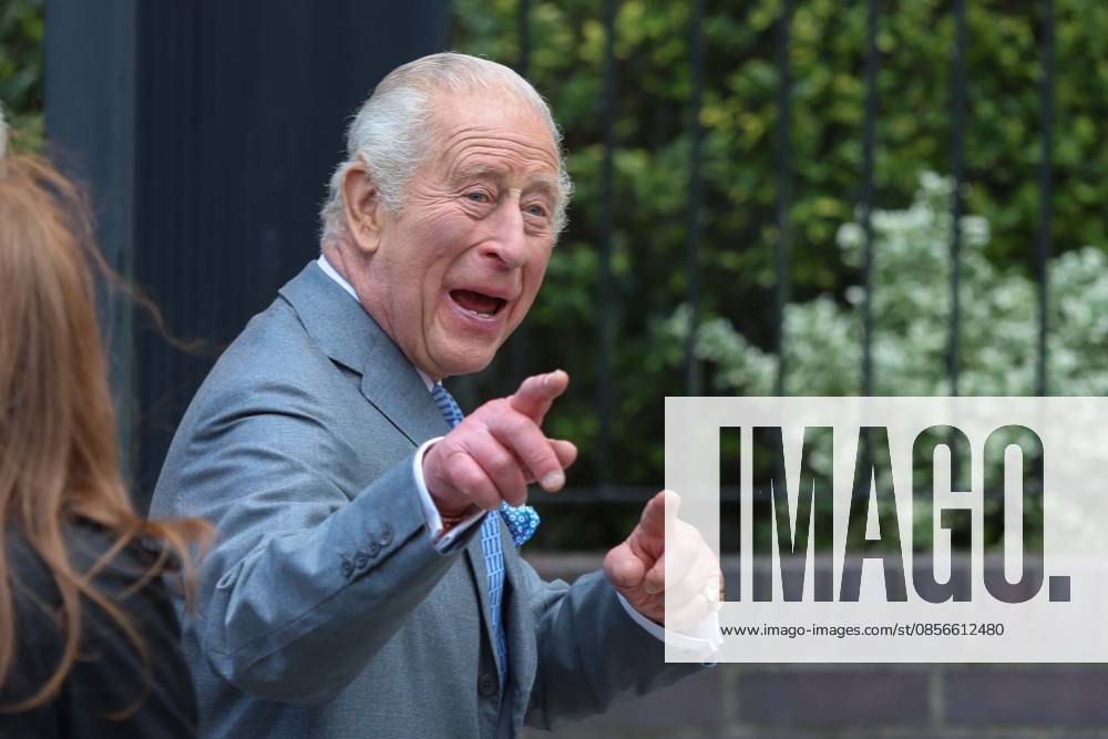 UK King CHARLES III greets members of the local community outside Jewish Care during a visit to Golders Green in north-west London. The King met representatives of the Jewish community following recent antisemitic attacks in the area. London United Kingdom - ZUMAa279 20260514_zsp_a279_002