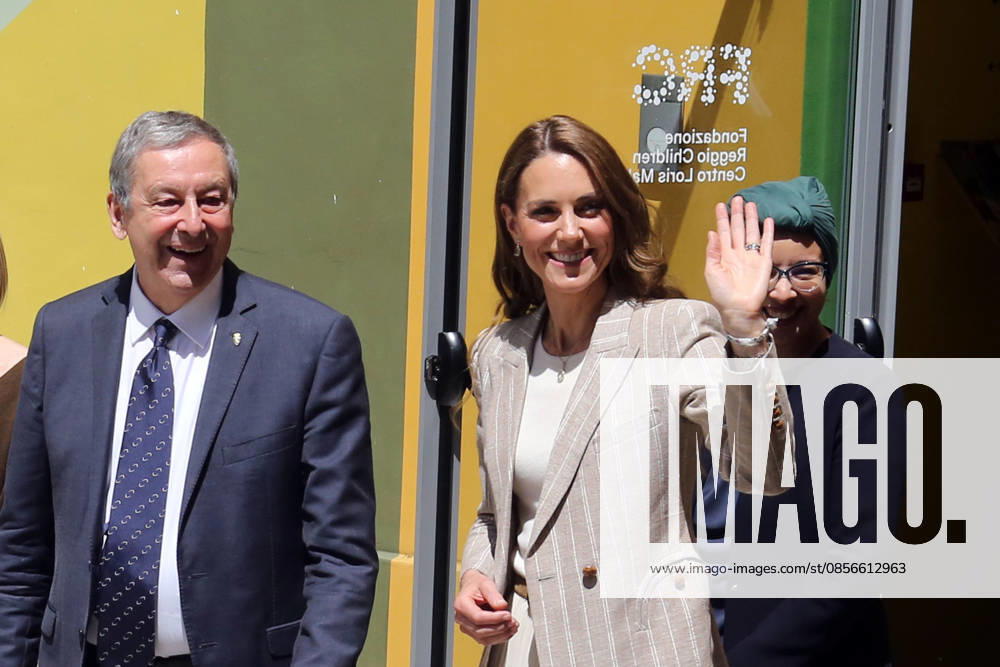 IPA84681569 - Reggio Emilia, 14 05 2026. Last stop of Princess Kate Middleton s tour at the Remida creative recycling center, as part of her tour of getting to know the reality of Reggio Children and its educational projects for children. In the photo Kate Middleton greets the people who came to see her