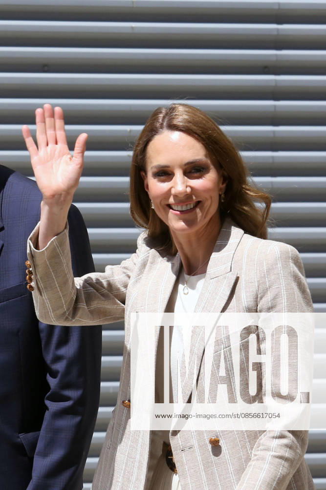 IPA84681577 - Reggio Emilia, 14 05 2026. Last stop of Princess Kate Middleton s tour at the Remida creative recycling center, as part of her tour of getting to know the reality of Reggio Children and its educational projects for children. In the photo Kate Middleton greets the people who came to see her