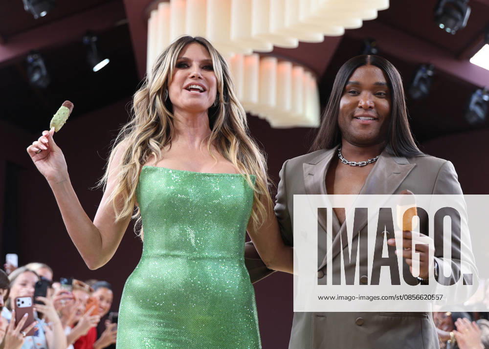 Heidi Klum and Low Roach at the Magnum fashion show on the Magnum Cannes beach during the 79th Cannes International Film Festival, France, May 14, 2026 Denis Guignebourg Bestimage After announcing the launch of Maison Magnum®, haute couture opens its exceptional podium to A Castillon for an exclusive showcase on May 14 on the Magnum Cannes beach on the occasion of the 79th Cannes Film Festival. Previously at the heart of Maison Magnum® an inaugural fashion show artistically directed by L Roach and couture silhouettes imagined by V Weinsanto celebrating a shared vision of pleasure as a sensory experience, at the crossroads of gourmandise and creativity This new take on gourmandise through creativity and contemporary culture will be crowned