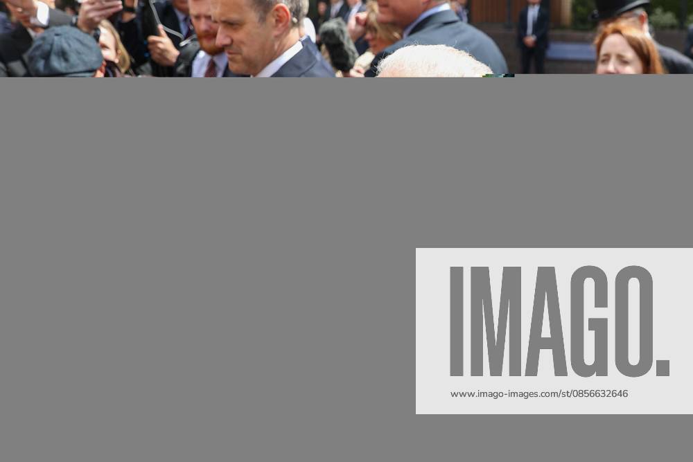 UK King CHARLES III greets members of the local community outside Jewish Care during a visit to Golders Green in north-west London. The King met representatives of the Jewish community following recent antisemitic attacks in the area. London United Kingdom - ZUMAa279 20260514_zsp_a279_028