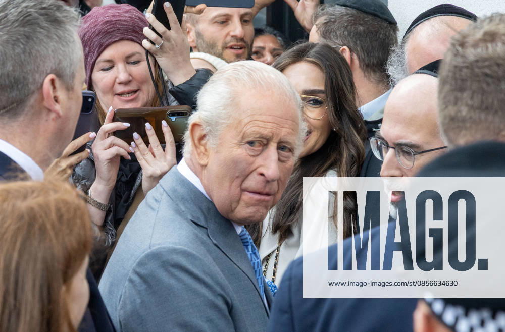 King CHARLES III during his visit to Golders Green, London, to show solidarity with the Jewish community. The visit comes after a series of antisemitic attacks, including the recent knife attack in the neighbourhood. London United Kingdom - ZUMAs262 20260514_zip_s262_003
