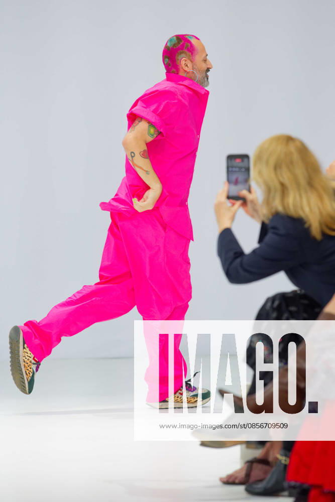 Australian Fashion Week 2026 - Runway - Gary Bigeni Designer, Gary Bigeni runs from the runway after thanking the audience during the Gary Bigeni show at Australian Fashion Week 2026 at the Museum of Contemporary Art on May 15, 2026 in Sydney, Australia., Credit:IOIO IMAGES IOIO Avalon Australia, New South Wales, Sydney, Museum of Contemporary Art