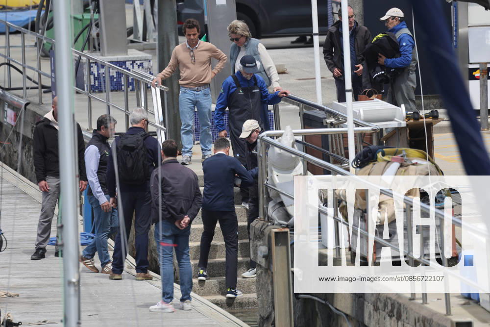 Simoneta Gómez Acebo accompanies King Juan Carlos on his journey at sea King Juan Carlos I, Simoneta Gómez Acebo and Pedro Campos arrive at the port of Sanxenxo, on May 15, 2026, in Sanxenxo Galicia, Spain PUERTO SANXENXO SIMONETA GÓMEZ ACEBO REY JUAN CARLOS 15 MAY 2026 Raú Sanxenxo Sanxenxo Sanxenxo Espana