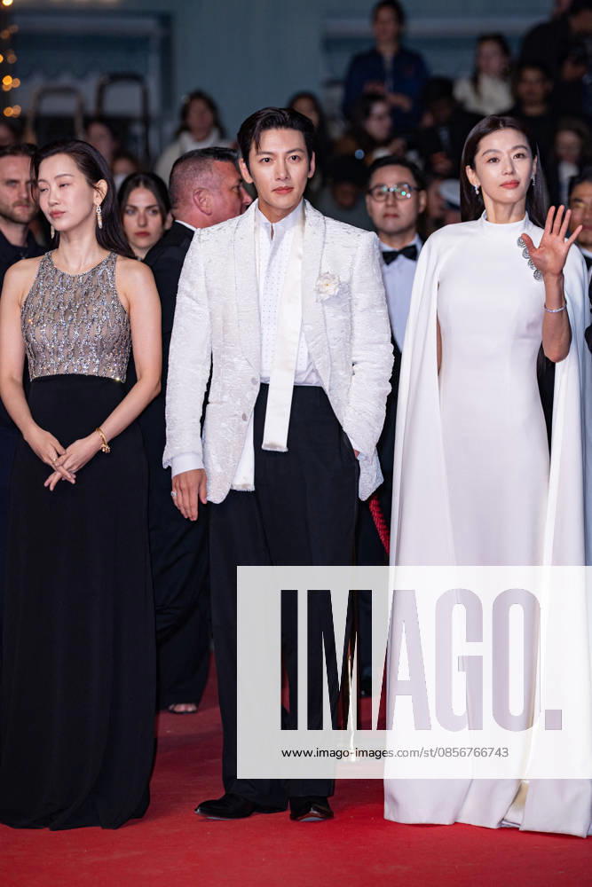 Cannes Gun-Che screening NG Kim Shin-rok, Shin Hyun-been, Koo Kyo-hwan, Ji Chang-wook, Jun Ji-hyun, Yeon Sang-ho and Yang Yu-min attending the ‘Gun-Che (Colony)’ Screening and Red Carpet at Palais Des Festivals in Cannes, France on May 15 2026 as part of the 79th Cannes Film Festival. Photo by Nicolas Genin ABACAPRESS.COM Cannes France