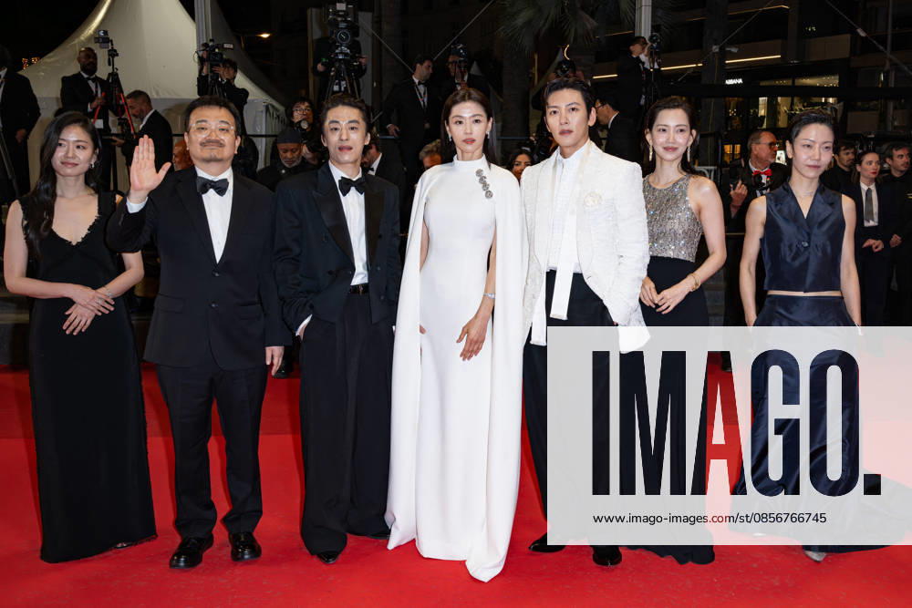 Cannes Gun-Che screening NG Kim Shin-rok, Shin Hyun-been, Koo Kyo-hwan, Ji Chang-wook, Jun Ji-hyun, Yeon Sang-ho and Yang Yu-min attending the ‘Gun-Che (Colony)’ Screening and Red Carpet at Palais Des Festivals in Cannes, France on May 15 2026 as part of the 79th Cannes Film Festival. Photo by Nicolas Genin ABACAPRESS.COM Cannes France