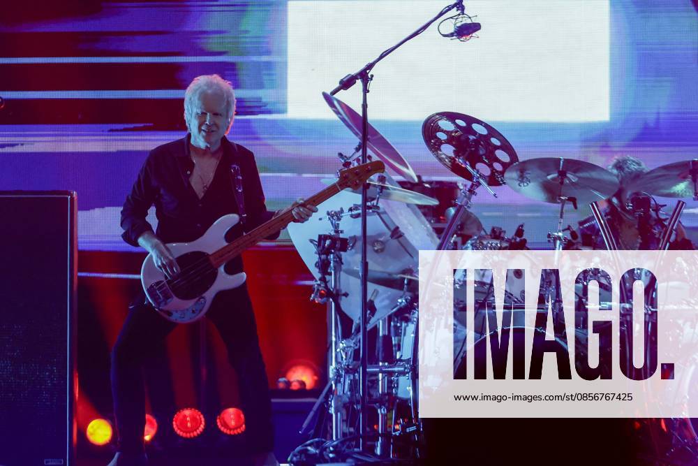 Ross Valory of the band Journey performs on stage during the 2026 Final Frontier Tour at Benchmark International Arena on Friday, May 15, 2026 in Tampa. Tampa USA - ZUMAs70_ 20260515_zan_s70_028