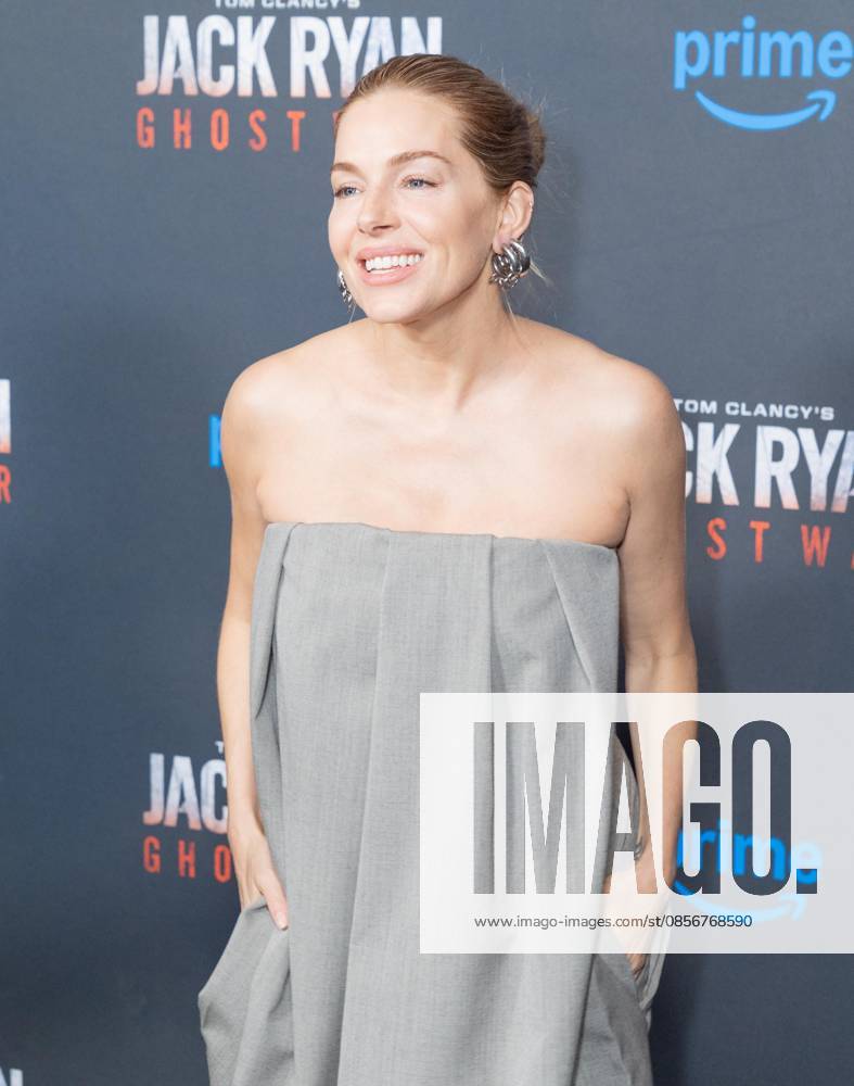 New York, NY, May 15, 2026: Sienna Miller wearing dress by Calvin Klein attends World Premiere of Amazon MGM Studios Tom Clancy s Jack Ryan: Ghost War at Regal Times Square Bronx USA - ZUMAr339 20260515_znp_r339_065