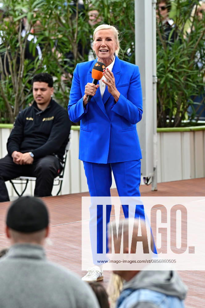 ZDF - Fernsehgarten. Moderatorin Andrea Kiwi Kiewel während der ZDF - Unterhaltungsshow Fernsehgarten am 17.05.2026 in Mainz. 20260517MWI121953