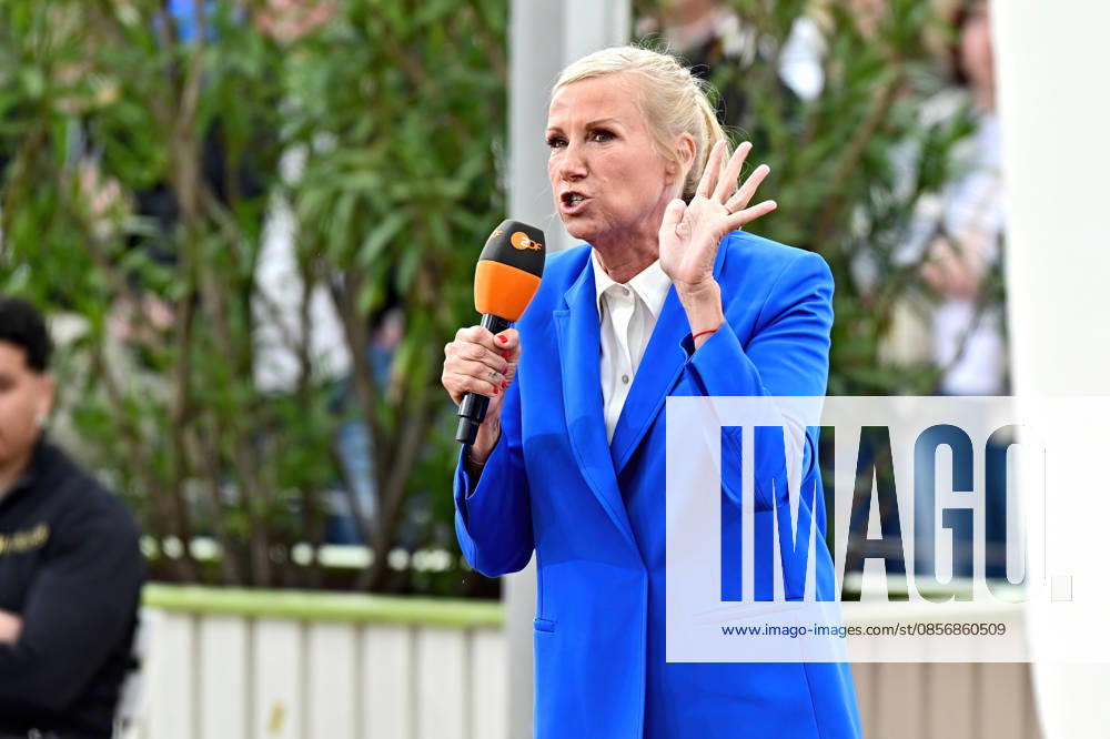 ZDF - Fernsehgarten. Moderatorin Andrea Kiwi Kiewel während der ZDF - Unterhaltungsshow Fernsehgarten am 17.05.2026 in Mainz. 20260517MWI121988