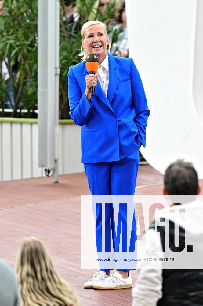 ZDF - Fernsehgarten. Moderatorin Andrea Kiwi Kiewel während der ZDF - Unterhaltungsshow Fernsehgarten am 17.05.2026 in Mainz. 20260517MWI121995