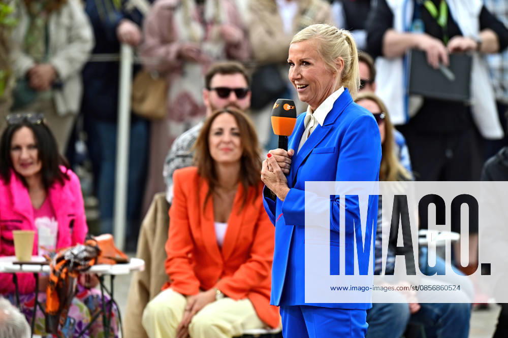 ZDF - Fernsehgarten. Moderatorin Andrea Kiwi Kiewel während der ZDF - Unterhaltungsshow Fernsehgarten am 17.05.2026 in Mainz. 20260517MWI122078