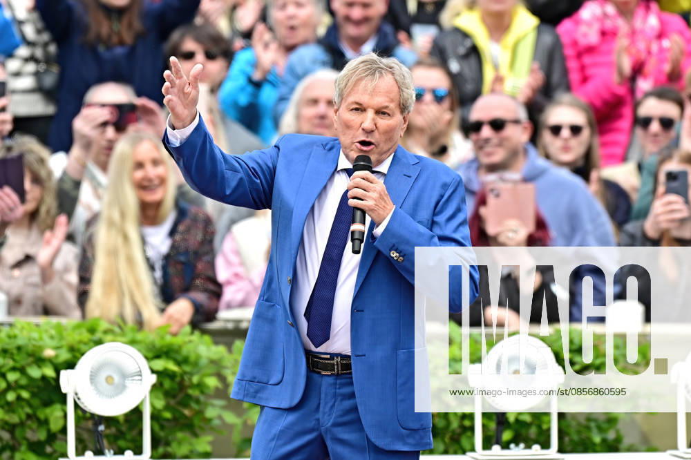 ZDF - Fernsehgarten. Sänger Bernhard Brink während der ZDF - Unterhaltungsshow Fernsehgarten am 17.05.2026 in Mainz. 20260517MWI122363