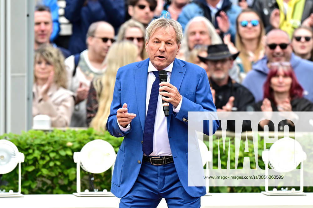 ZDF - Fernsehgarten. Sänger Bernhard Brink während der ZDF - Unterhaltungsshow Fernsehgarten am 17.05.2026 in Mainz. 20260517MWI122433