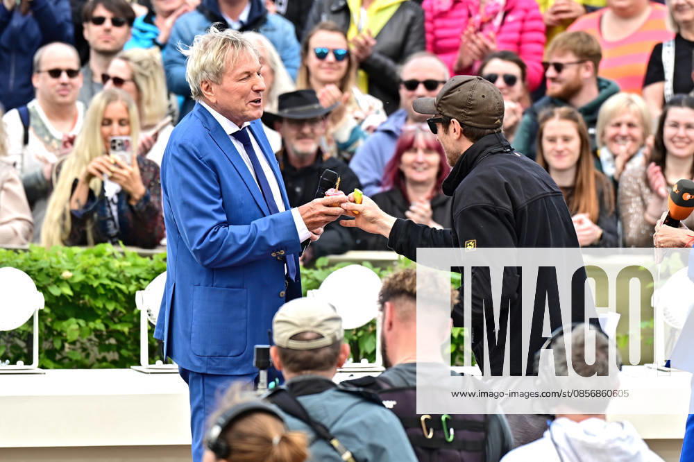 ZDF - Fernsehgarten. Sänger Bernhard Brink während der ZDF - Unterhaltungsshow Fernsehgarten am 17.05.2026 in Mainz. 20260517MWI122511