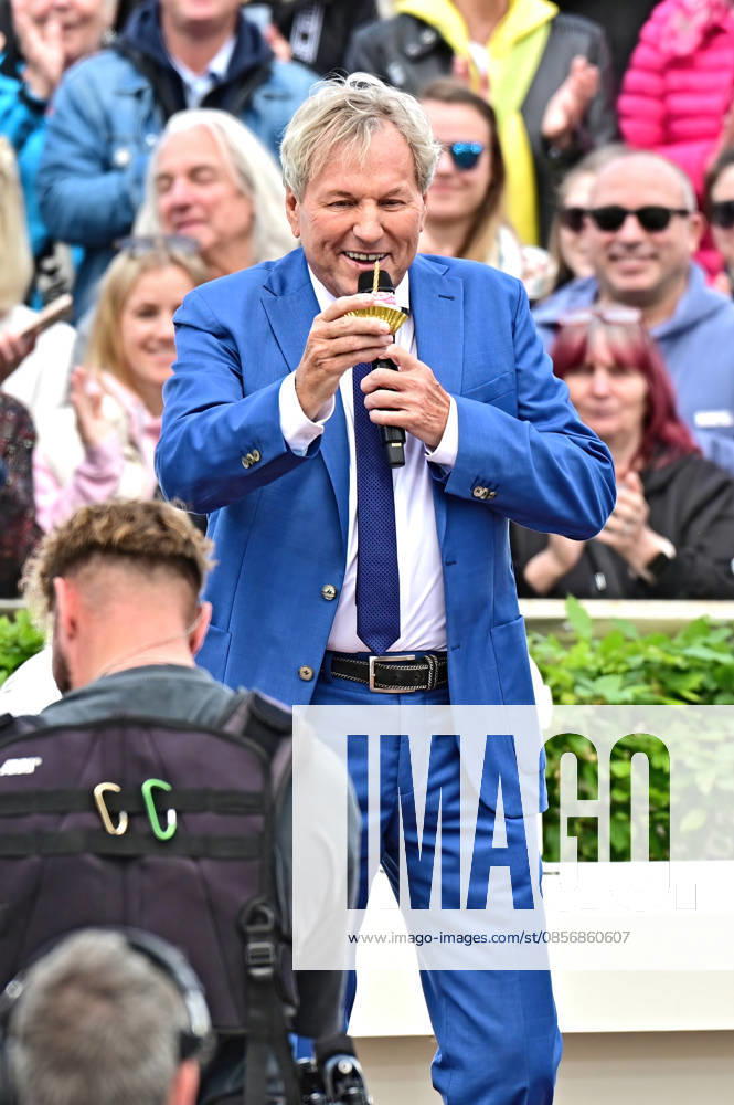 ZDF - Fernsehgarten. Sänger Bernhard Brink während der ZDF - Unterhaltungsshow Fernsehgarten am 17.05.2026 in Mainz. 20260517MWI122518