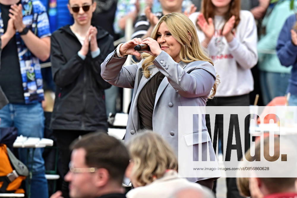 ZDF - Fernsehgarten. Sängern Maite Kelly während der ZDF - Unterhaltungsshow Fernsehgarten am 17.05.2026 in Mainz. 20260517MWI122704