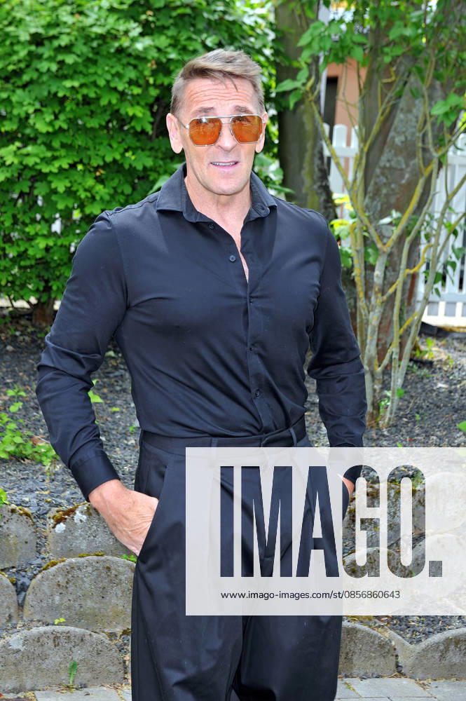 ZDF - Fernsehgarten. Sänger Mark Keller während der ZDF - Unterhaltungsshow Fernsehgarten am 17.05.2026 in Mainz. 20260517MWI122816