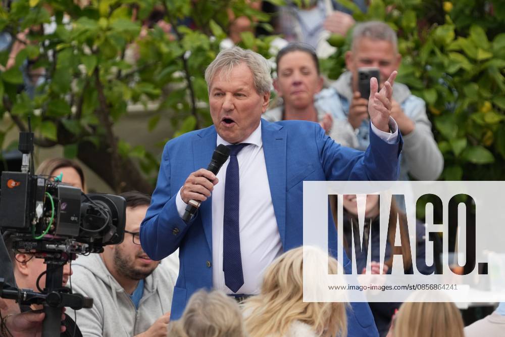 ZDF-Fernsehgarten 2026. Bernhard Brink im ZDF Fernsehgarten bei der Schlagerparty am 17.05.2026 in Mainz. Mainz ZDF Fernsehgarten Rheinland-Pfalz