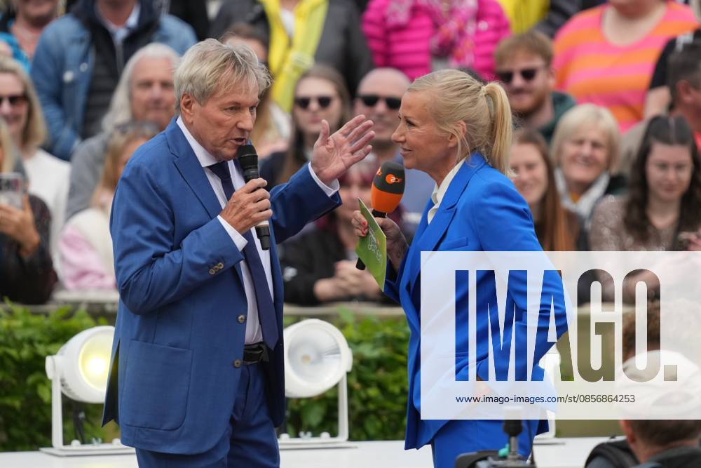 ZDF-Fernsehgarten 2026. Bernhard Brink und Andrea (Kiwi) Kiewel im ZDF Fernsehgarten bei der Schlagerparty am 17.05.2026 in Mainz. Mainz ZDF Fernsehgarten Rheinland-Pfalz