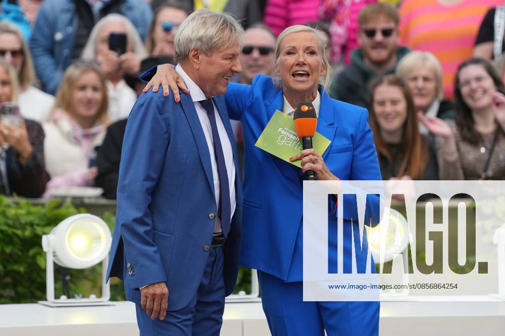 ZDF-Fernsehgarten 2026. Bernhard Brink und Andrea (Kiwi) Kiewel im ZDF Fernsehgarten bei der Schlagerparty am 17.05.2026 in Mainz. Mainz ZDF Fernsehgarten Rheinland-Pfalz