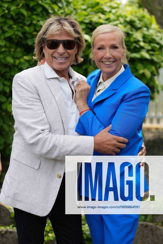 ZDF-Fernsehgarten 2026. Hansi Hinterseer und Andrea (Kiwi) Kiewel im ZDF Fernsehgarten bei der Schlagerparty am 17.05.2026 in Mainz. Mainz ZDF Fernsehgarten Rheinland-Pfalz