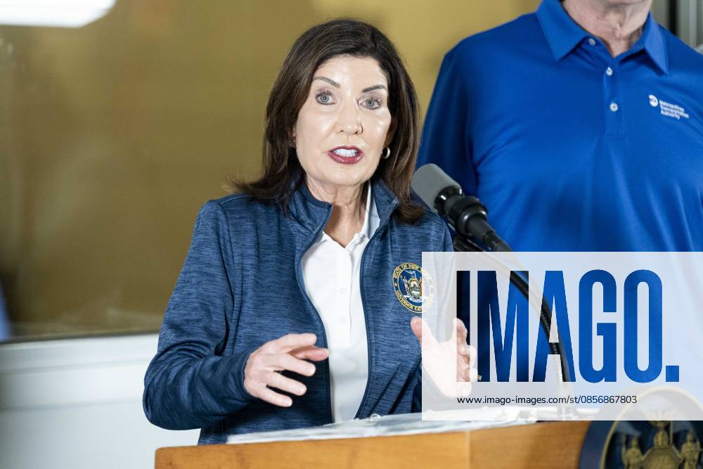 New York State Governor KATHY HOCHUL (D) speaking about the Long Island Railroad (LIRR) strike at the New York City Transit (NYCT) Rail Control Center in New York City. New York City United States - ZUMAb161 20260517_aap_b161_008