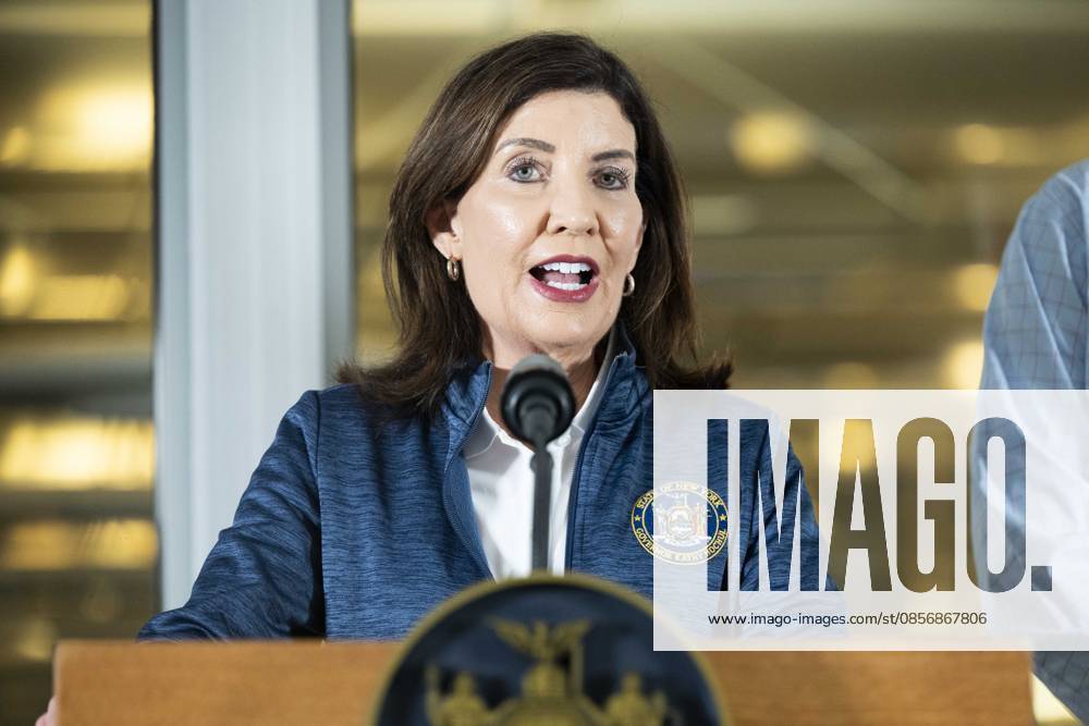 New York State Governor KATHY HOCHUL (D) speaking about the Long Island Railroad (LIRR) strike at the New York City Transit (NYCT) Rail Control Center in New York City. New York City United States - ZUMAb161 20260517_aap_b161_011