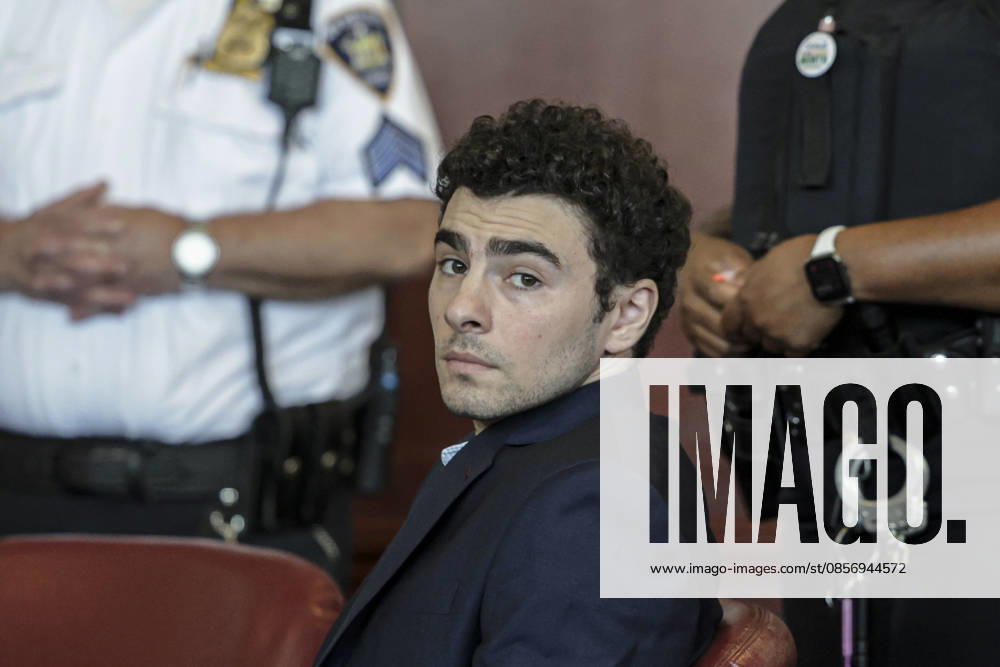 Luigi Mangione appears at an evidence suppression hearing at the Manhattan Supreme Court in New York City, U.S., May 18, 2026. A Judge ruled that gun and notebook will be admitted as evidence at Mangione s trial in UnitedHealthcare CEO s killing. Pool NYP20260518701 JEENAxMOON