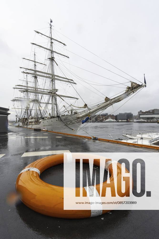 Oslo, Norwegen. September 2021. Ein altes Schiff, das im Hafen der Stadt festgemacht hat Oslo, Norway. September 2021. an old vessel moored in the town s port