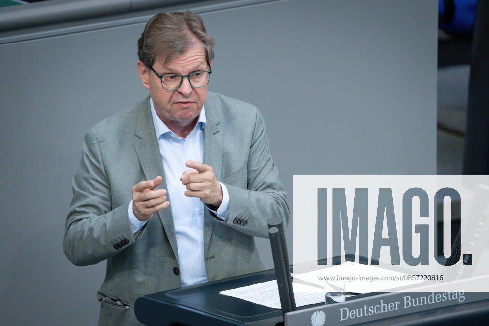 Deutscher Bundestag, 80. Plenarsitzung Ralf Stegner (SPD) im Portrait bei seiner Rede zum Tagesordnungspunkt Einsetzung eines UA: Angriff auf die Nordstream-Pipelines bei der 80. Sitzung des Deutschen Bundestag in Berlin, 21.05.2026 Berlin Berlin Deutschland