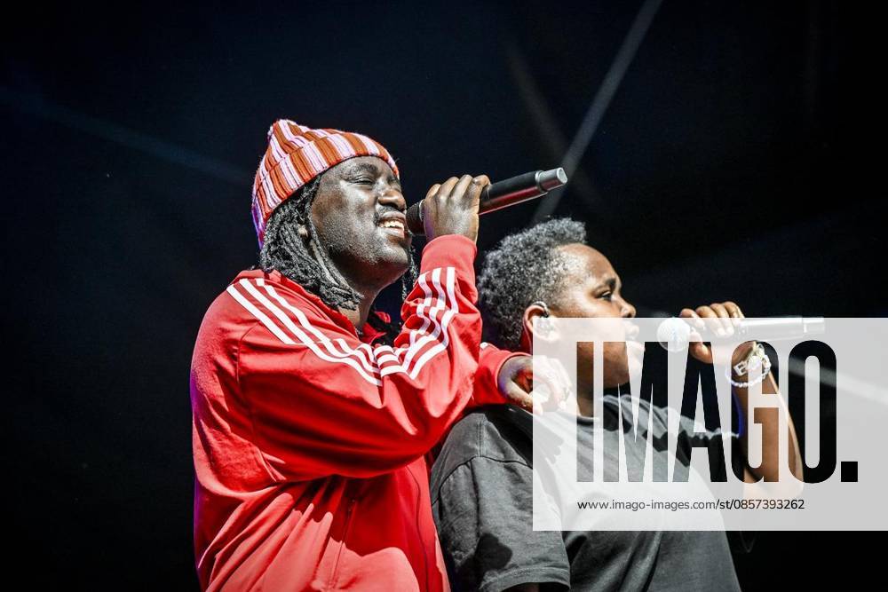 Hauptbühne: Jonny Mahoro am Samstag, dem 23 05 2026. Das Pfingst Open Air Essen-Werden geht in die 41. Runde. Bei sommerlichem Wetter feierten 10000 Menschen das Musikfestival. Das Festival ist umsonst und draußen. Drei Bühnen auf dem Gelände im Löwental wurden bespielt. Deutschland NRW Essen