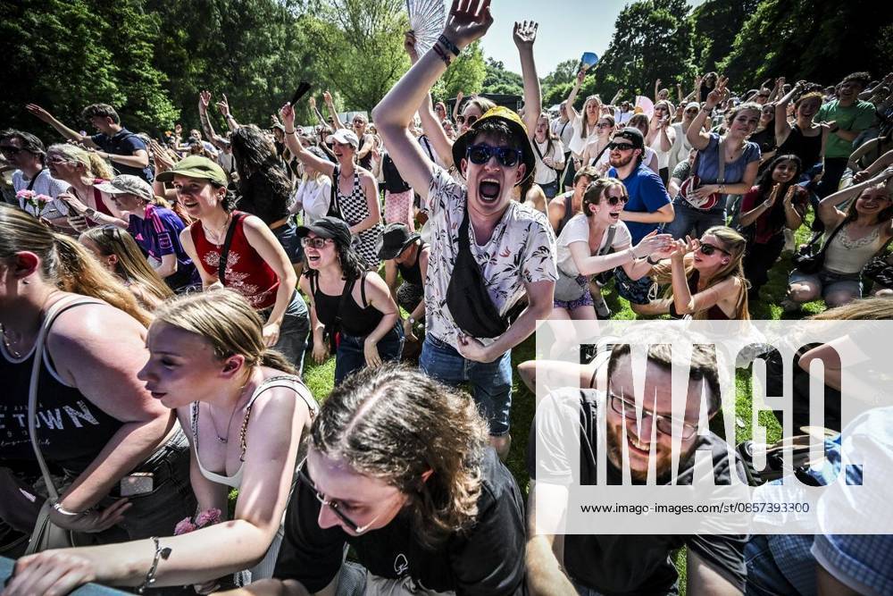 Hauptbühne: Jonny Mahoro am Samstag, dem 23 05 2026. Das Pfingst Open Air Essen-Werden geht in die 41. Runde. Bei sommerlichem Wetter feierten 10000 Menschen das Musikfestival. Das Festival ist umsonst und draußen. Drei Bühnen auf dem Gelände im Löwental wurden bespielt. Deutschland NRW Essen