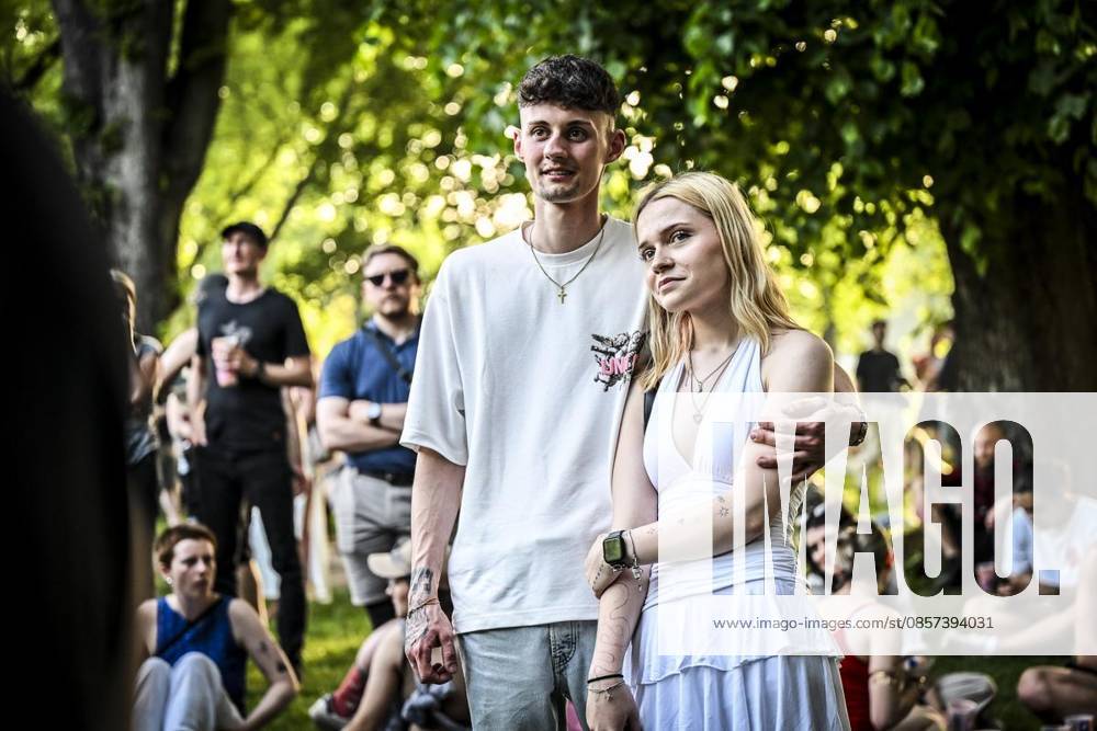 Hauptbühne: Jassin am Samstag, dem 23 05 2026. Das Pfingst Open Air Essen-Werden geht in die 41. Runde. Bei sommerlichem Wetter feierten 10000 Menschen das Musikfestival. Das Festival ist umsonst und draußen. Drei Bühnen auf dem Gelände im Löwental wurden bespielt. Deutschland NRW Essen