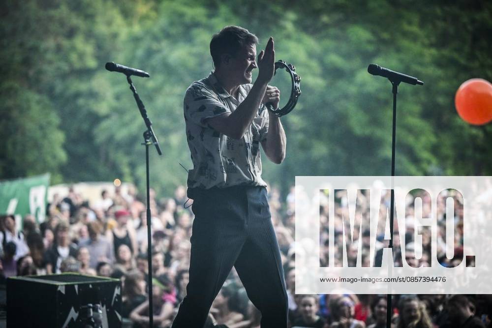 Hauptbühne: Das Lumpenpack am Samstag, dem 23 05 2026. Das Pfingst Open Air Essen-Werden geht in die 41. Runde. Bei sommerlichem Wetter feierten 10000 Menschen das Musikfestival. Das Festival ist umsonst und draußen. Drei Bühnen auf dem Gelände im Löwental wurden bespielt. Deutschland NRW Essen