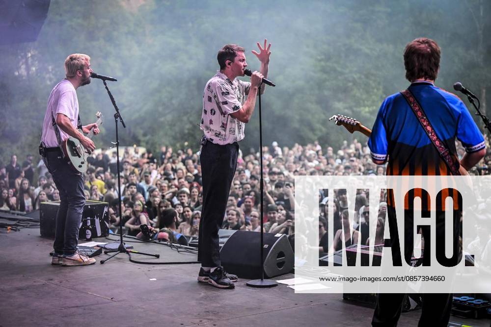 Hauptbühne: Das Lumpenpack am Samstag, dem 23 05 2026. Das Pfingst Open Air Essen-Werden geht in die 41. Runde. Bei sommerlichem Wetter feierten 10000 Menschen das Musikfestival. Das Festival ist umsonst und draußen. Drei Bühnen auf dem Gelände im Löwental wurden bespielt. Deutschland NRW Essen