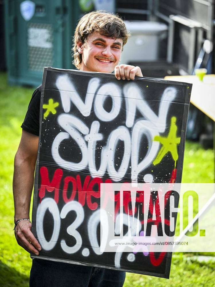 Am Samstag, dem 23 05 2026. Das Pfingst Open Air Essen-Werden geht in die 41. Runde. Bei sommerlichem Wetter feierten 10000 Menschen das Musikfestival. Das Festival ist umsonst und draußen. Drei Bühnen auf dem Gelände im Löwental wurden bespielt. Deutschland NRW Essen