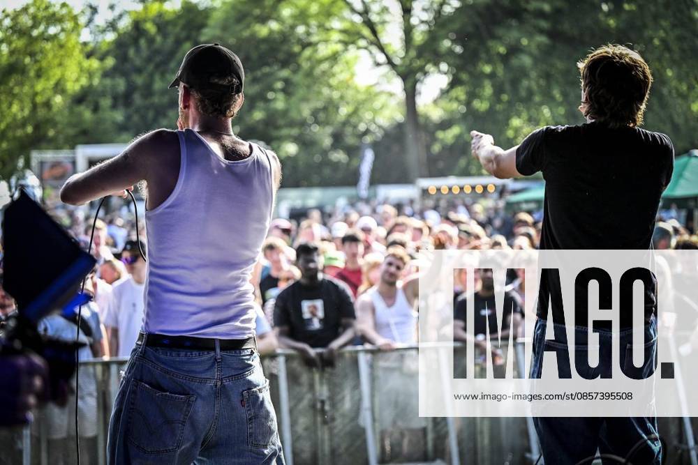 Am Samstag, dem 23 05 2026. Das Pfingst Open Air Essen-Werden geht in die 41. Runde. Bei sommerlichem Wetter feierten 10000 Menschen das Musikfestival. Das Festival ist umsonst und draußen. Drei Bühnen auf dem Gelände im Löwental wurden bespielt. Deutschland NRW Essen
