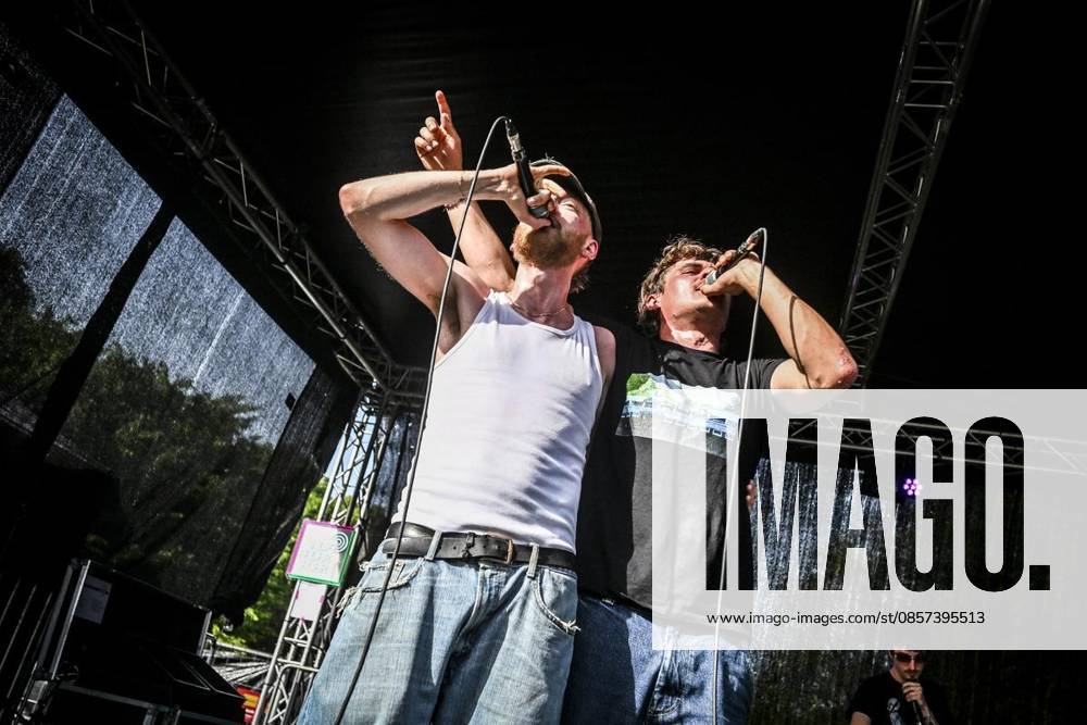 Am Samstag, dem 23 05 2026. Das Pfingst Open Air Essen-Werden geht in die 41. Runde. Bei sommerlichem Wetter feierten 10000 Menschen das Musikfestival. Das Festival ist umsonst und draußen. Drei Bühnen auf dem Gelände im Löwental wurden bespielt. Deutschland NRW Essen