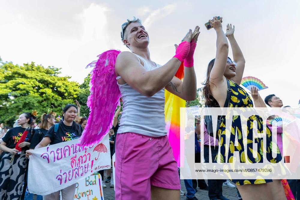 Participants cheer and clap during The Chiang Mai Pride Parade 2026 celebrations. The Chiang Mai Pride Parade 2026 took place in Chiang Mai, Thailand. Chiang Mai province holds Thailandis first Pride Month celebrations annually, promoting gender equality, diversity, and human rights as part of Pride Month activities in northern Thailand. Chiang Mai Thailand - ZUMAs197 20260524_aaa_s197_137
