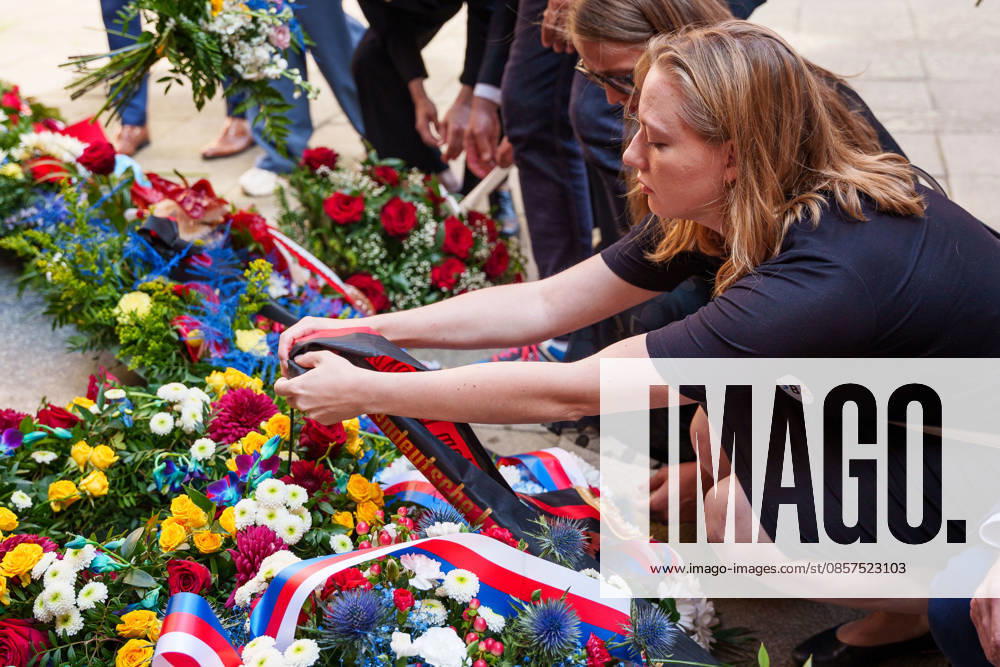 A young woman si laying flowers at the Memorial Plaque to the Anti-Fascist Fighters during a commemorative ceremony honoring the victims of Nazism in Brno, Czech Republic, on May 25, 2026. The 76th Congress of Sudeten Germans took place in Brno, Czech Republic, from May 22 to 25, 2026, marking the first time the event was held in the country.during a commemorative ceremony honoring the victims of Nazism in Brno, Czech Republic, on May 25, 2026. The 76th Congress of Sudeten Germans took place in Brno, Czech Republic, from May 22 to 25, 2026, marking the first time the event was held in the country. Brno Czech Republic - ZUMAc315 20260525_zsp_c315_022