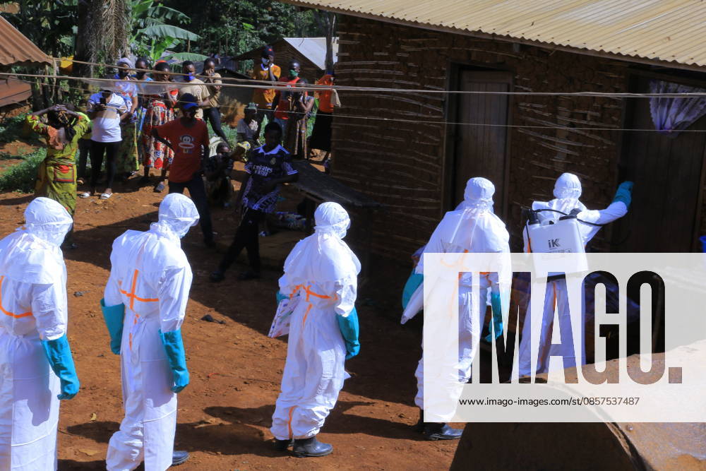 Ebola outbreak in Democratic Republic of Congo MONGBWALU, DEMOCRATIC REPUBLIC OF THE CONGO - MAY 25: Health workers wearing protective equipment carry out disinfection procedures before transporting the body of a person who died with suspected Ebola infection in Mongbwalu village of Ituri province in eastern Democratic Republic of the Congo, on May 25, 2026. Marcus Loika Anadolu Mongbwalu Democratic Republic of the Congo. Editorial use only. Please get in touch for any other usage.