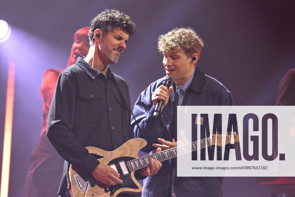 Tim Bendzko, Sänger, im Konzert live im Tempodrom, Berlin, Musik, Berlin