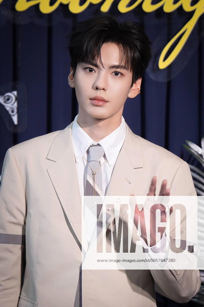 Singer Bi Wenjun attends the OK! Magazine Moonlight Party on May 27, 2026 in Beijing, China.